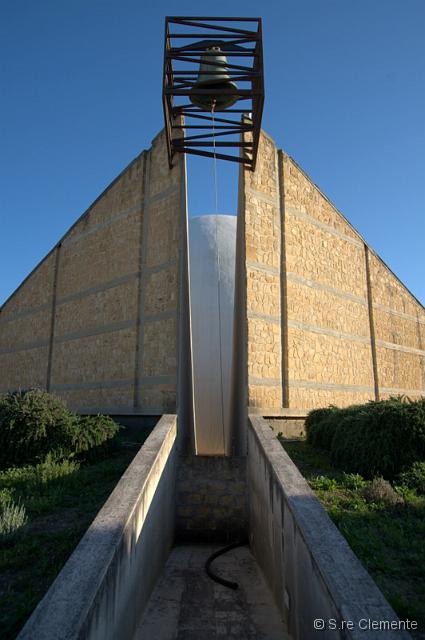 01_SC78200.jpg - A